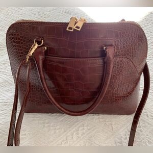 Elegant Brown Crocodile-Embossed Women's Bag